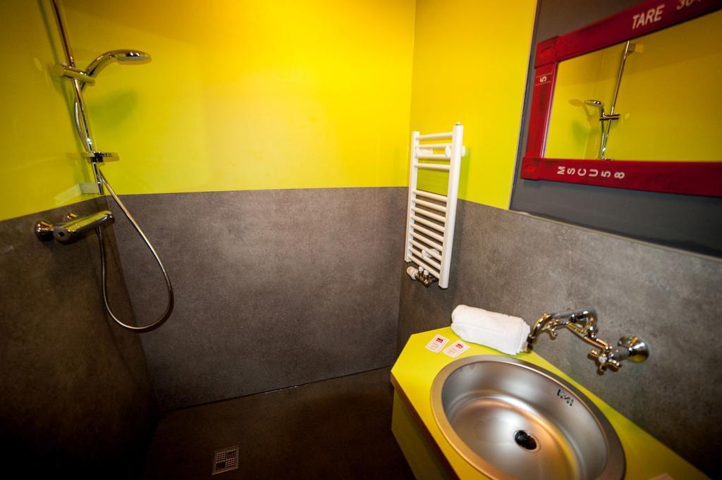 Hostel Am Bahnhof Suhl Oda fotoğraf